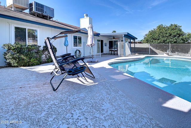 724 W PALOMINO Drive, Chandler, AZ 85225