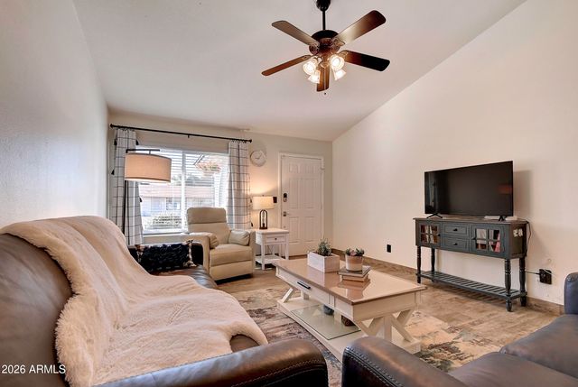 724 W PALOMINO Drive, Chandler, AZ 85225