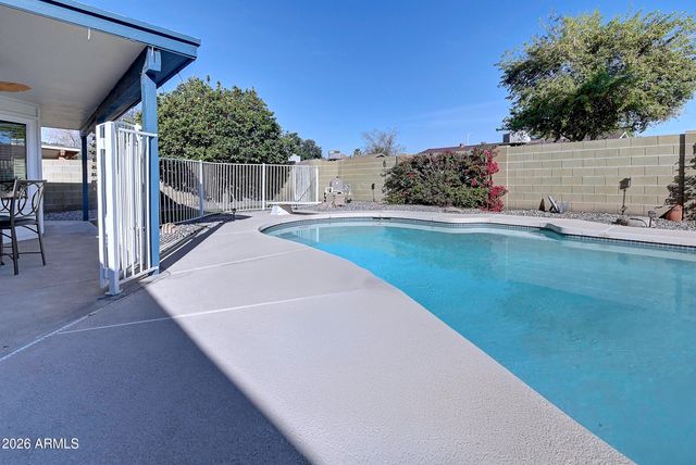 724 W PALOMINO Drive, Chandler, AZ 85225