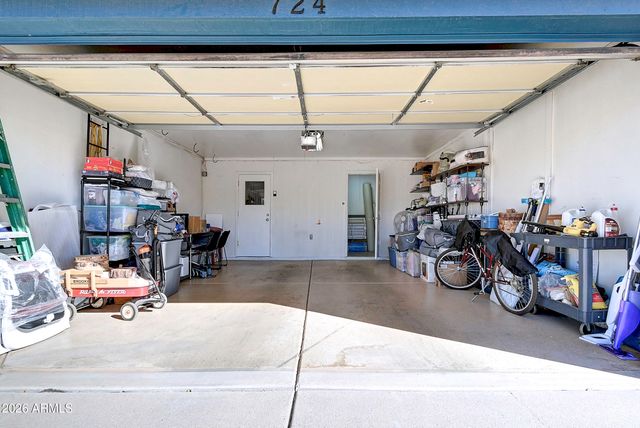 724 W PALOMINO Drive, Chandler, AZ 85225