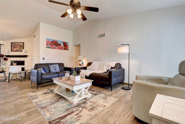 724 W PALOMINO Drive, Chandler, AZ 85225