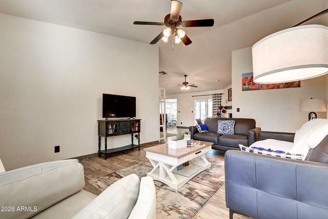 724 W PALOMINO Drive, Chandler, AZ 85225