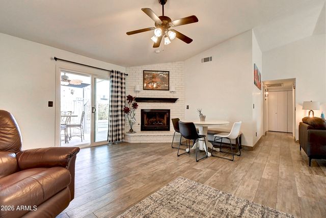 724 W PALOMINO Drive, Chandler, AZ 85225