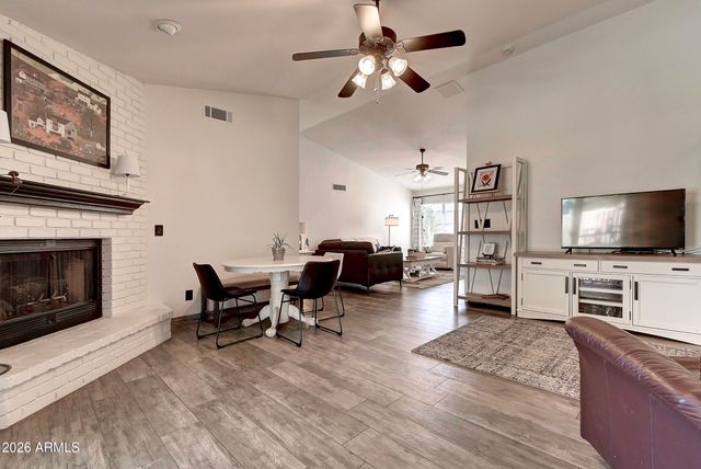 724 W PALOMINO Drive, Chandler, AZ 85225