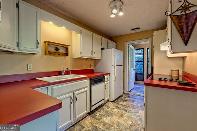 153 Stornoway Drive 2, Clayton, GA 30525
