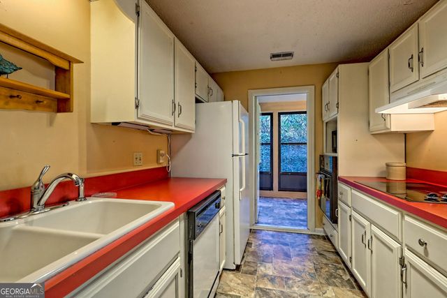 153 Stornoway Drive 2, Clayton, GA 30525