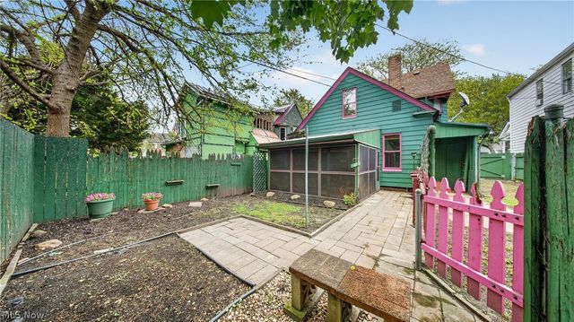 1320 W 87th Street, Cleveland, OH 44102