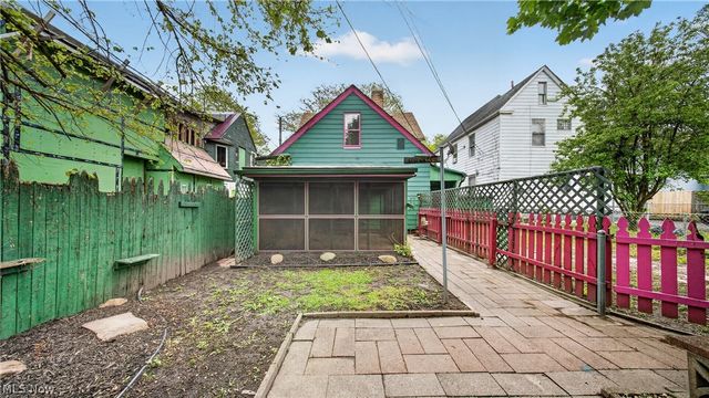 1320 W 87th Street, Cleveland, OH 44102