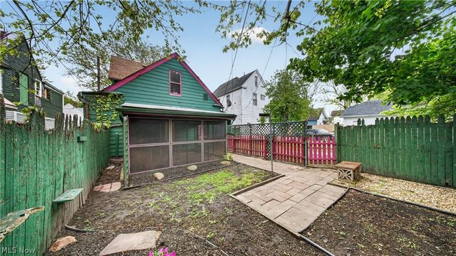1320 W 87th Street, Cleveland, OH 44102