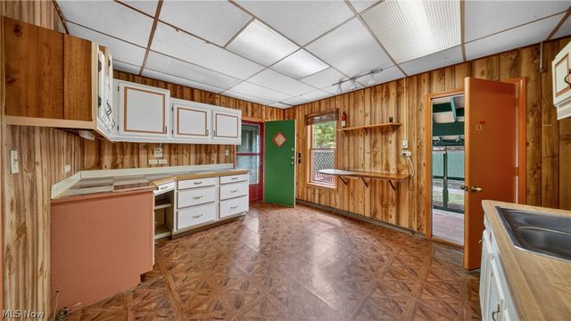 1320 W 87th Street, Cleveland, OH 44102