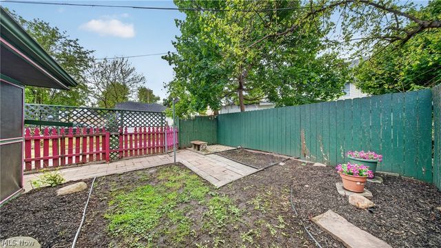 1320 W 87th Street, Cleveland, OH 44102