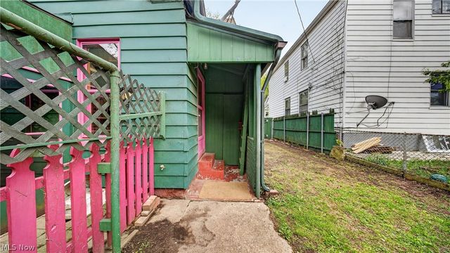 1320 W 87th Street, Cleveland, OH 44102