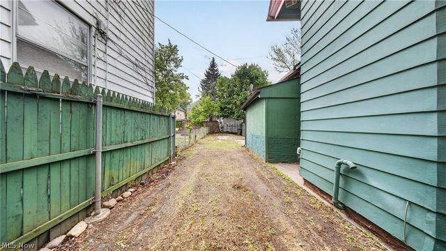 1320 W 87th Street, Cleveland, OH 44102