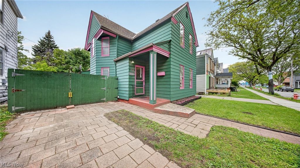 1320 W 87th Street, Cleveland, OH 44102
