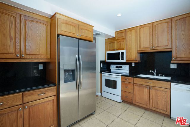 5045 Maytime Lane 119, Culver City, CA 90230