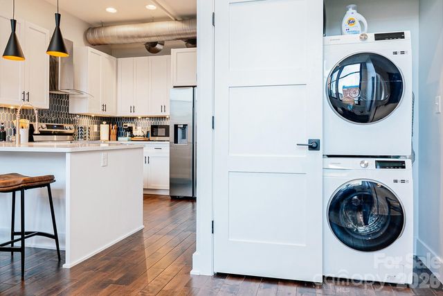 122 College Street 202, Asheville, NC 28801