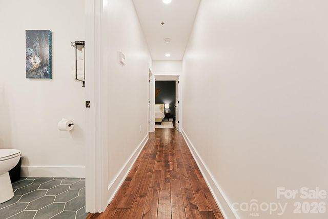 122 College Street 202, Asheville, NC 28801