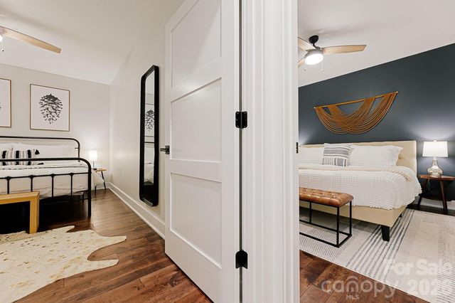 122 College Street 202, Asheville, NC 28801