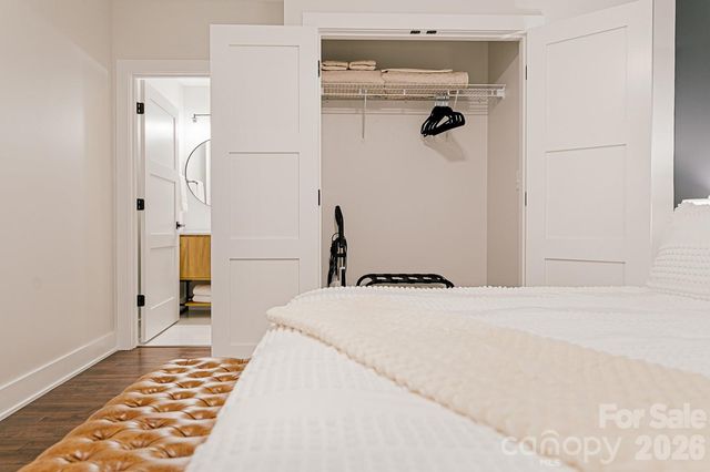 122 College Street 202, Asheville, NC 28801