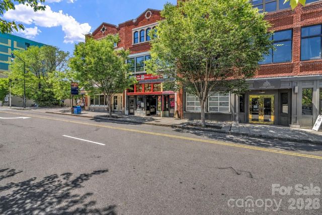 122 College Street 202, Asheville, NC 28801