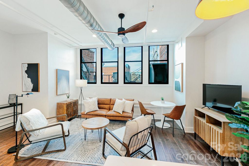 122 College Street 202, Asheville, NC 28801
