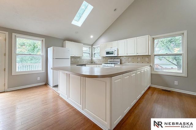 1892 N 153rd Plaza, Omaha, NE 68154