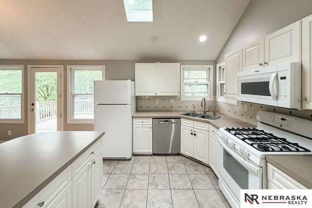 1892 N 153rd Plaza, Omaha, NE 68154
