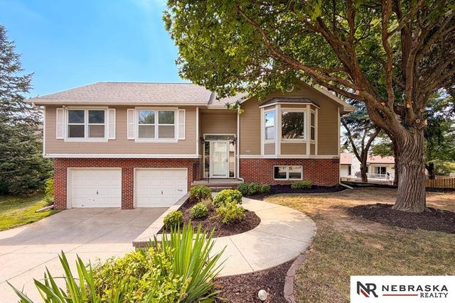 1892 N 153rd Plaza, Omaha, NE 68154