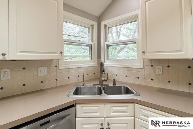 1892 N 153rd Plaza, Omaha, NE 68154