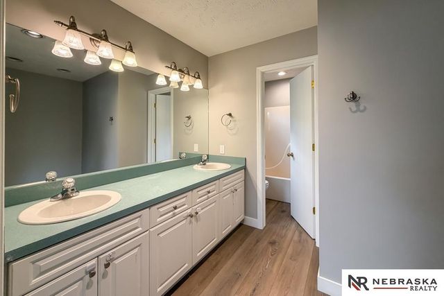 1892 N 153rd Plaza, Omaha, NE 68154