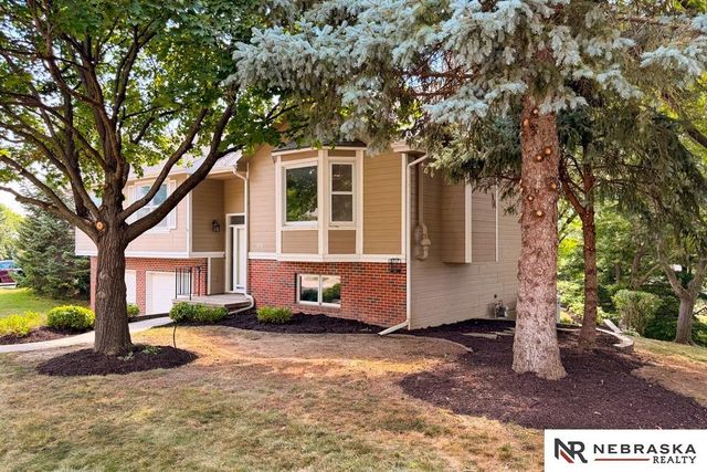1892 N 153rd Plaza, Omaha, NE 68154