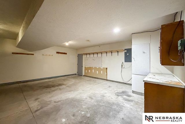 1892 N 153rd Plaza, Omaha, NE 68154