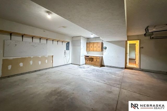 1892 N 153rd Plaza, Omaha, NE 68154