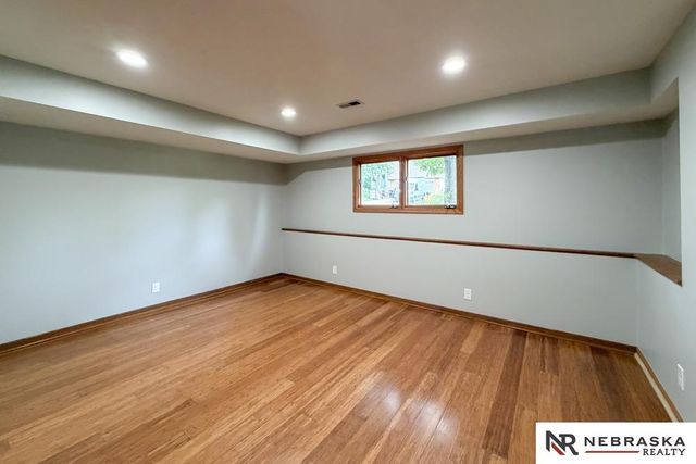 1892 N 153rd Plaza, Omaha, NE 68154