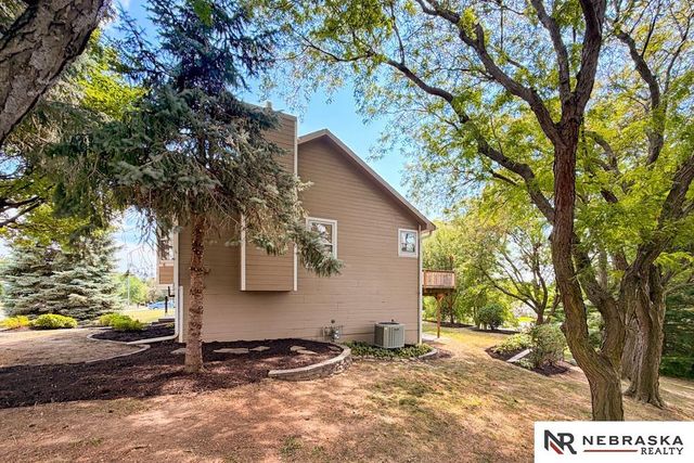 1892 N 153rd Plaza, Omaha, NE 68154