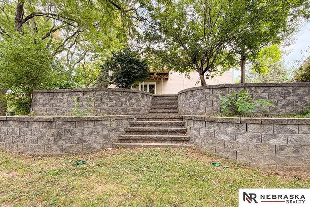 1892 N 153rd Plaza, Omaha, NE 68154