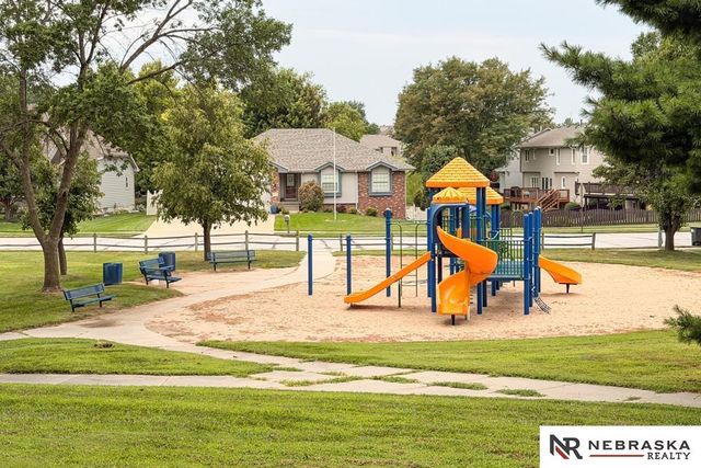1892 N 153rd Plaza, Omaha, NE 68154