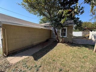 2102 JONES STREET, Wichita Falls, TX 76309