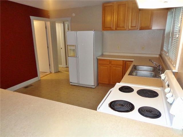 2024 S Broadway Street, Pittsburg, KS 66762