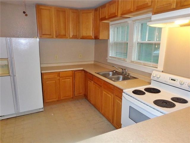 2024 S Broadway Street, Pittsburg, KS 66762