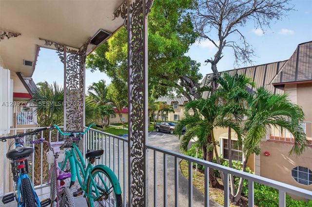 501 SE 8th St 204, Deerfield Beach, FL 33441