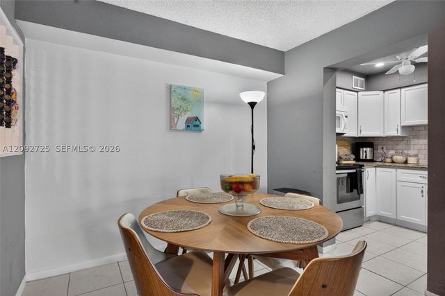 501 SE 8th St 204, Deerfield Beach, FL 33441