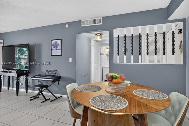 501 SE 8th St 204, Deerfield Beach, FL 33441