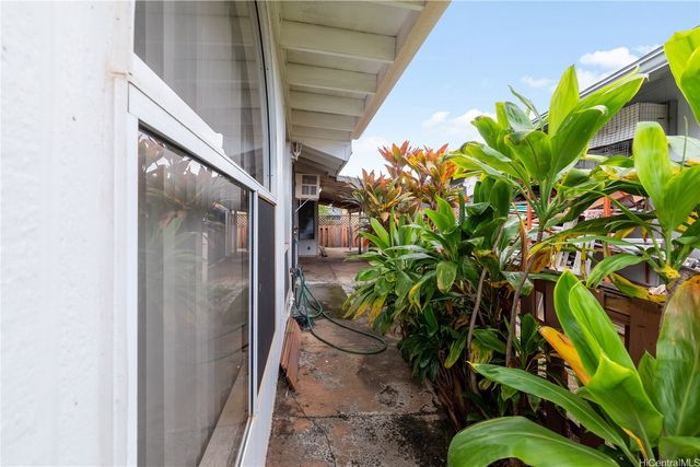 94-155 Maaniani Way, Waipahu, HI 96797