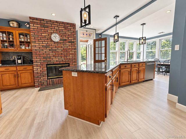 34 E Williston Avenue, East Williston, NY 11596