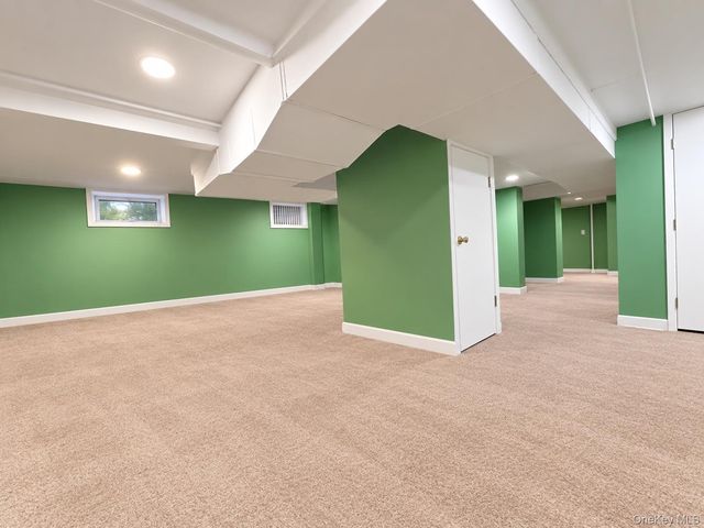 34 E Williston Avenue, East Williston, NY 11596