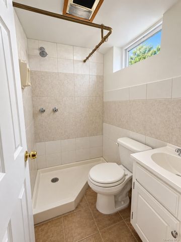 34 E Williston Avenue, East Williston, NY 11596