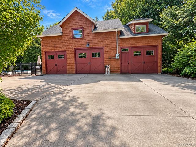 34 E Williston Avenue, East Williston, NY 11596