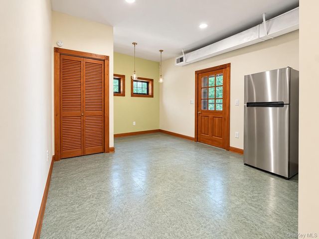 34 E Williston Avenue, East Williston, NY 11596