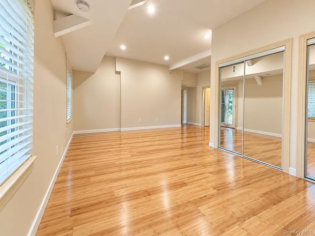 34 E Williston Avenue, East Williston, NY 11596